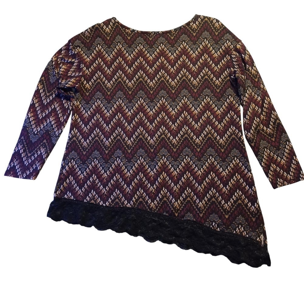 French Laundry Womens 1X Chevron Zigzag LaceTrim Asymmetrical Tunic Top Burgundy